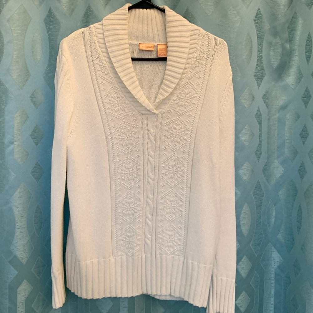 North Crest women’s size L (14-16) cream long sleeve sweater